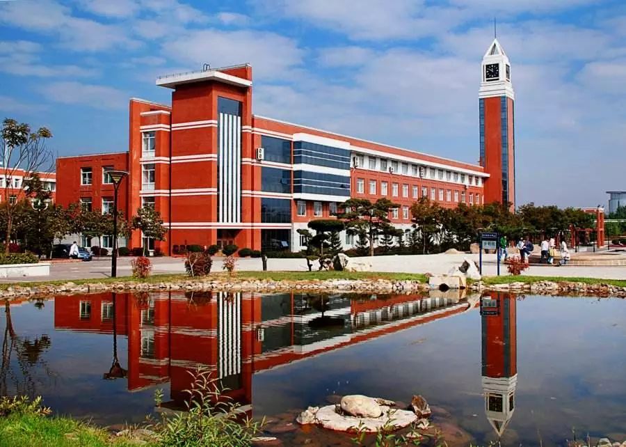东北师范大学校园景色图片