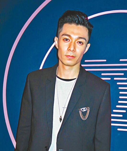 周柏豪不避嫌赞邓佩仪好女生 称有太太信任便足够