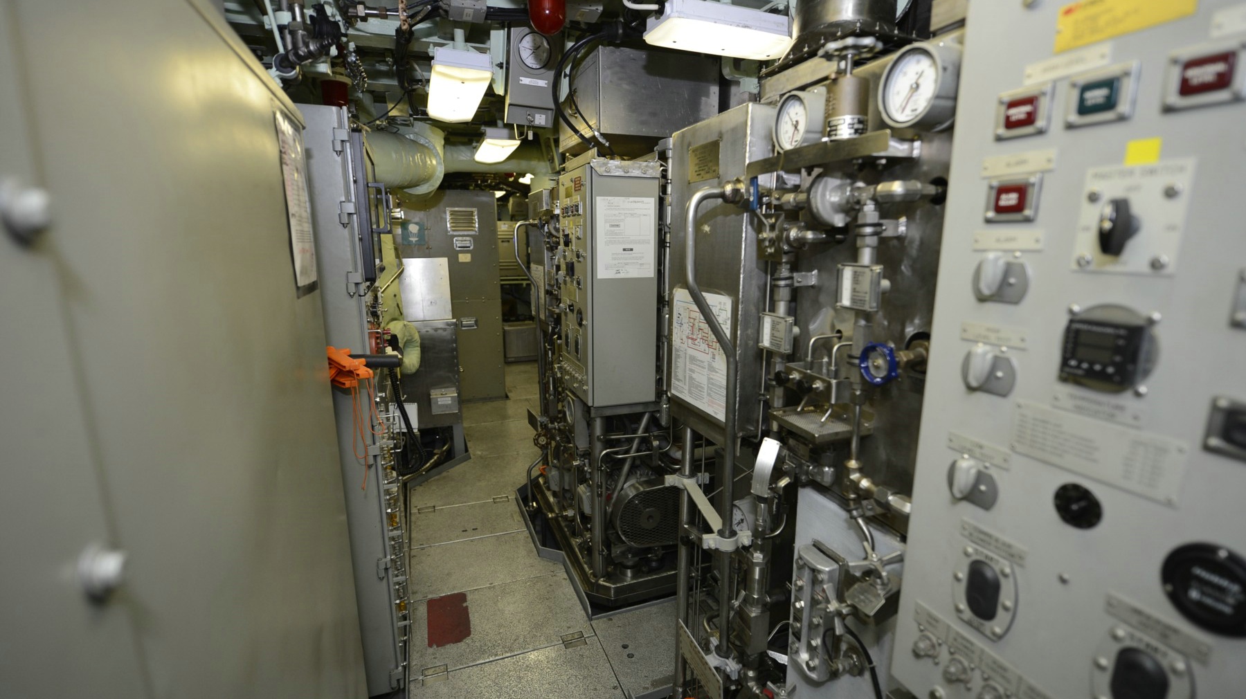 美海军展示弗吉尼亚级攻击型核潜艇华盛顿号内景
