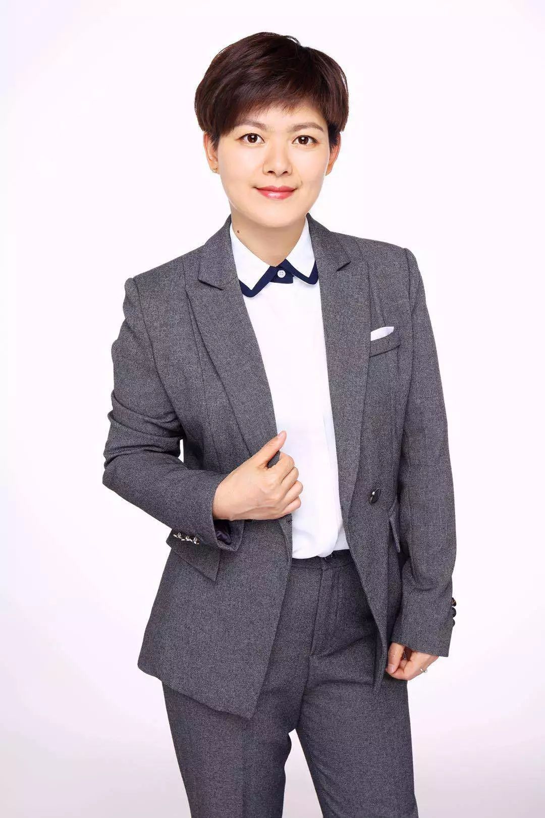 上过《人民日报》《焦点访谈》,80后学姐的"社区大妈"梦