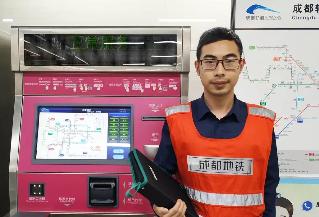 成都地铁时装周来啦天气再多变俺们也不缺穿