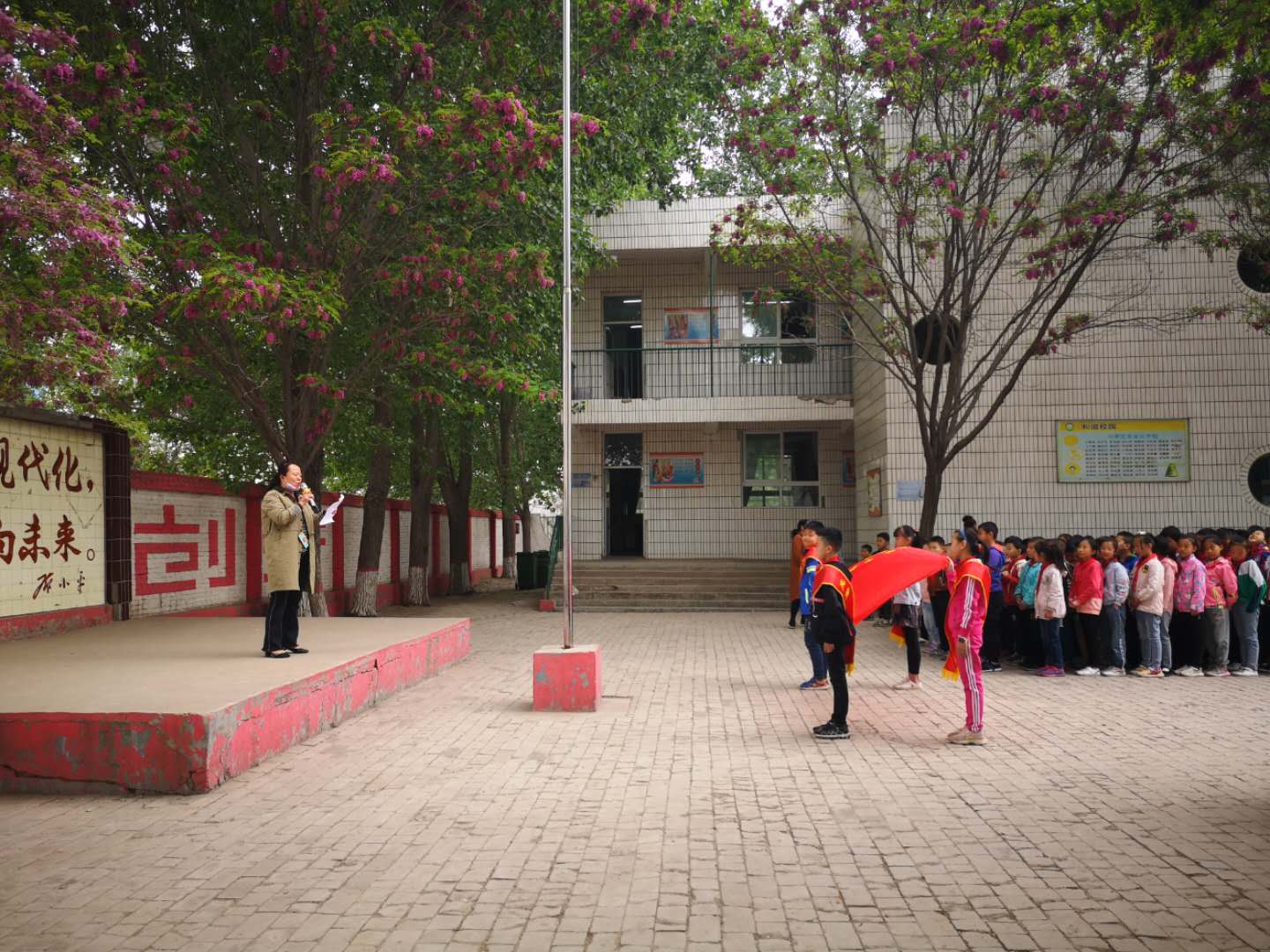 妈妈洗脚小店区西温庄小学开展感恩母亲系列活动