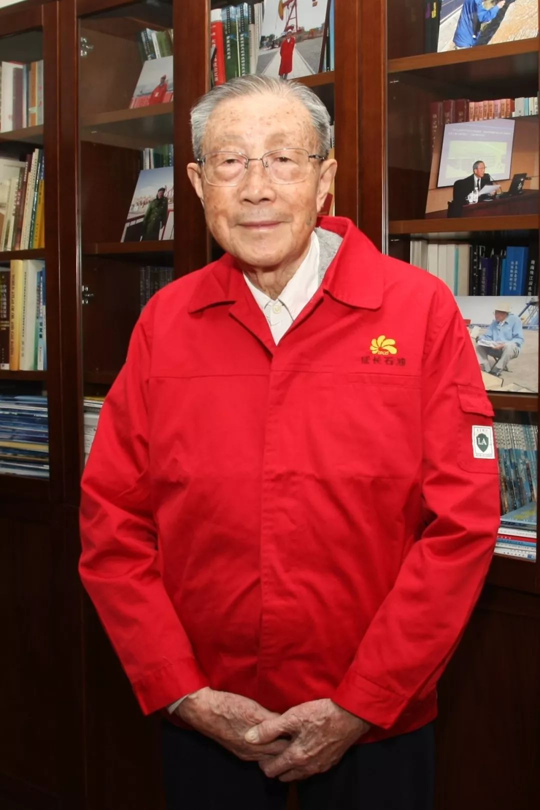 我们在"历史延长"专栏中推出一批反映延长石油历史及历史人物的专题