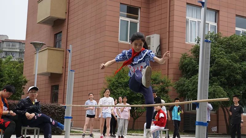 春风十里不如运动场上的你记镇安小学2019年春季运动会