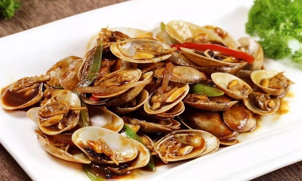 胡椒的暖辣从喉咙弥漫到