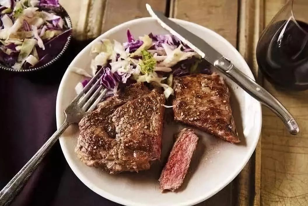 礼仪攻略丨与男神约牛排优雅用餐礼仪了解下