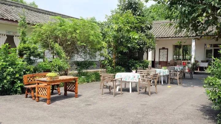 来一次与大自然的亲密约会~格林庄园2交通:搭乘崇州101路公交站至集贤