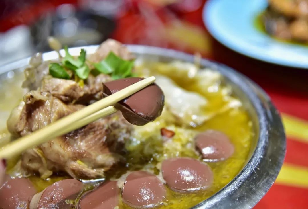 有朋自远方来,就带他去社会主义新农村吃正宗东北菜!