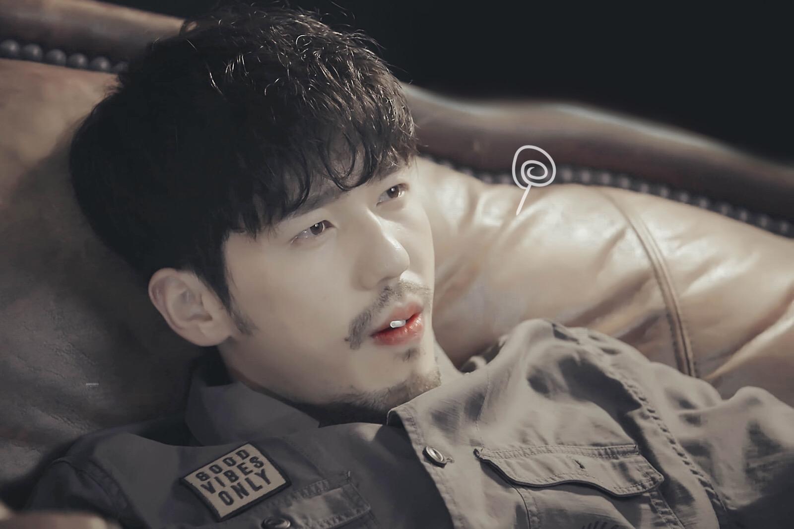 演员的经历大多相似白宇曝曾被抢角色想过演变态杀手