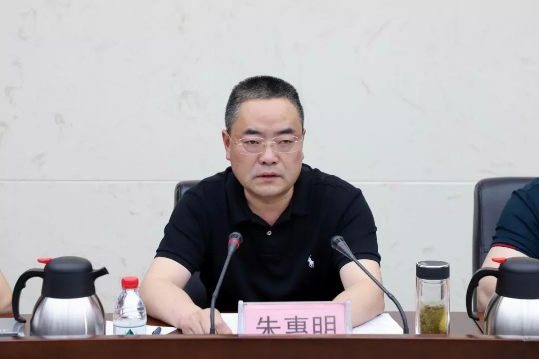 会议的最后,朱惠明书记作强调讲话, 动员全镇上下以必检的心态,临战的