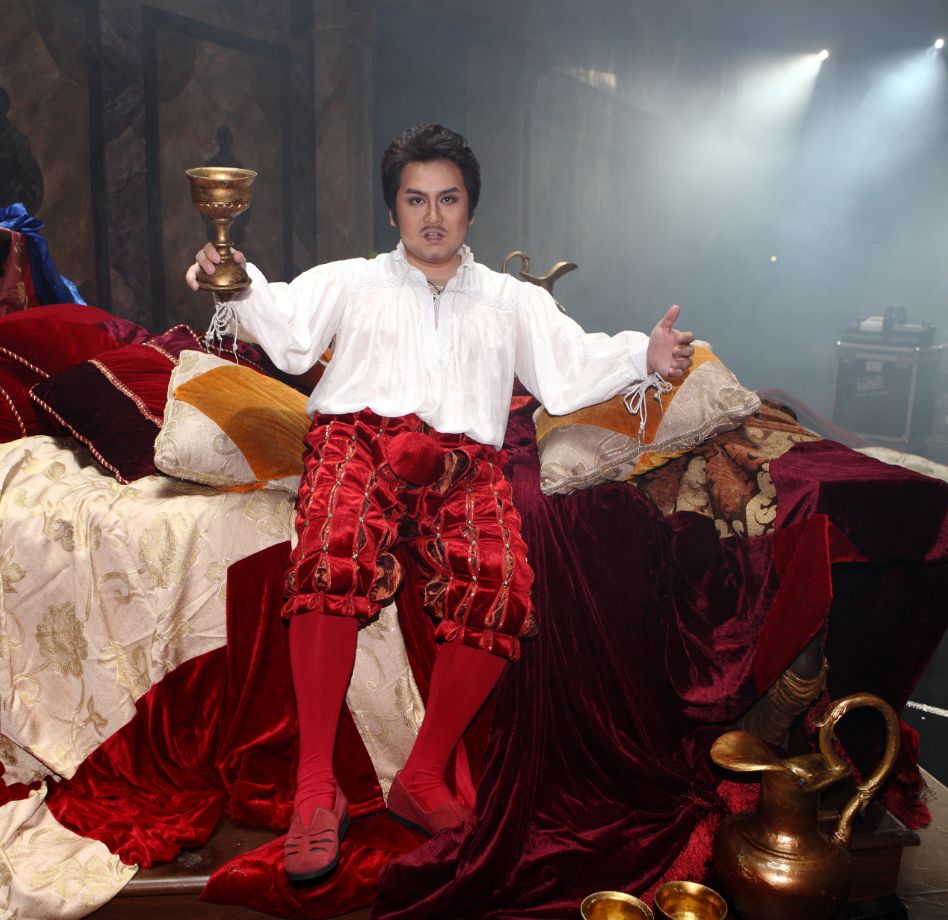 薛皓垠这位男高音弹得一手好琵琶