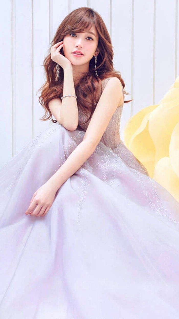 长相清纯歌声甜美的女艺人金莎