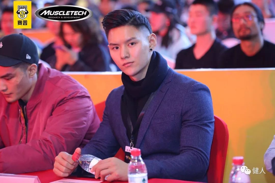 "麻杆儿"变型记,我们身边的逆袭"男神" 太帅了!_健身