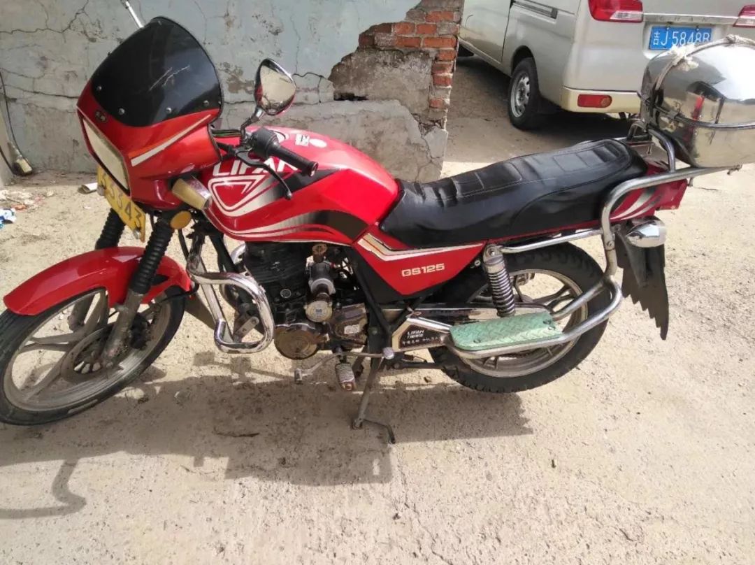 电话:15567290119转让信息:出售力帆125摩托车,有牌有证车板正.
