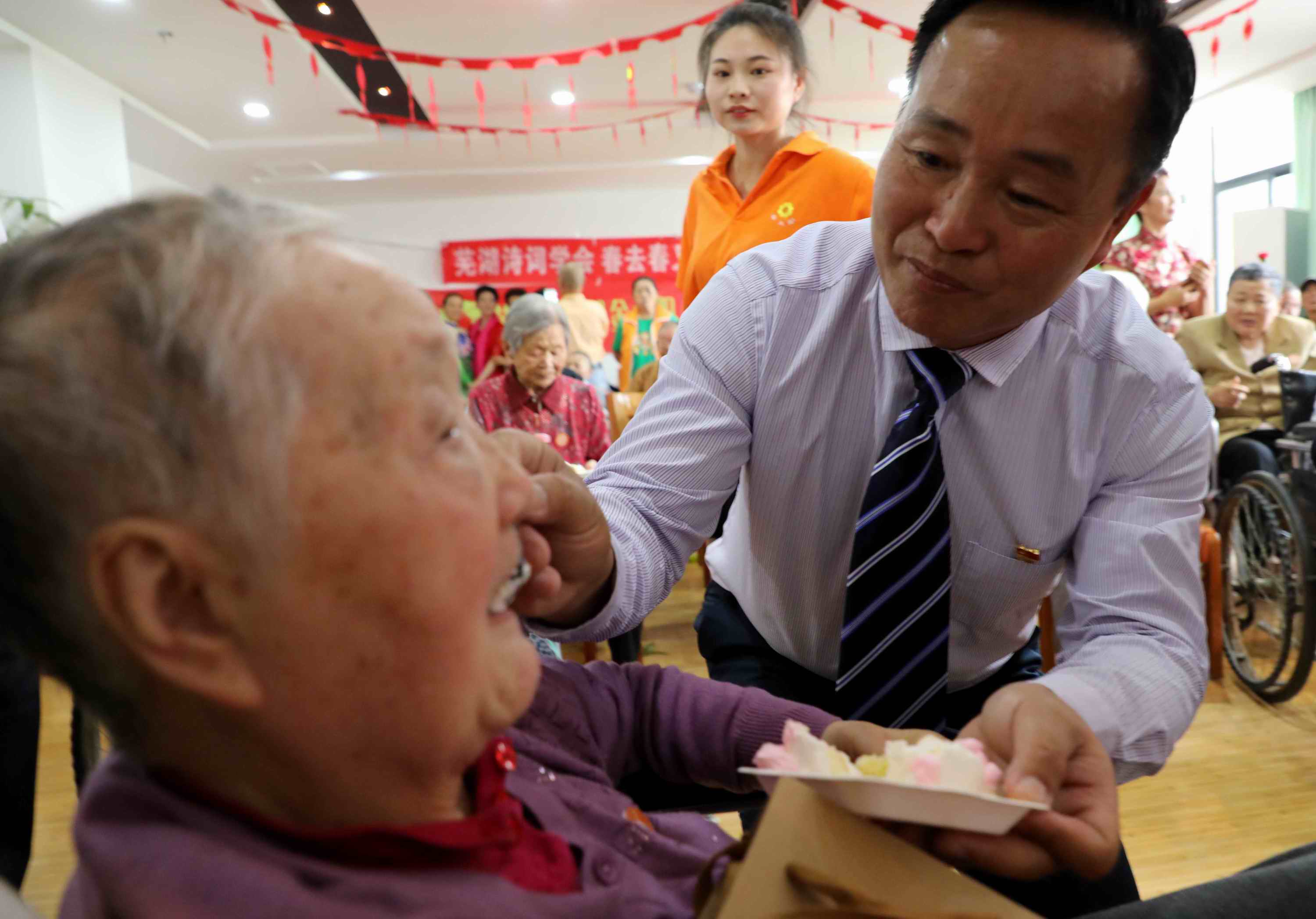 李年生简介图片