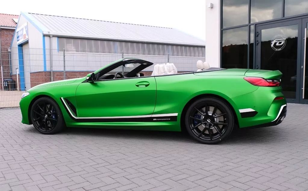 哑光氪绿色车漆下的性能猛兽,实拍全新宝马m850i敞篷版