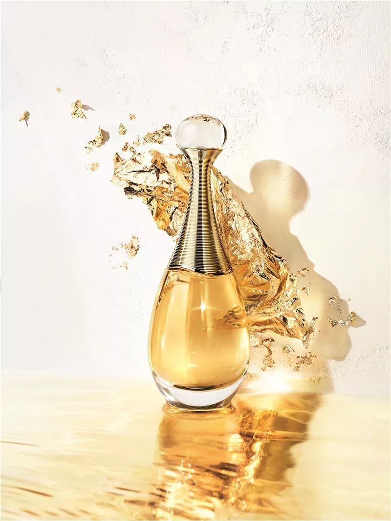 "dior迪奥真我香水是一瓶与众不同的香氛,她从不经意间流露出醉人魅力