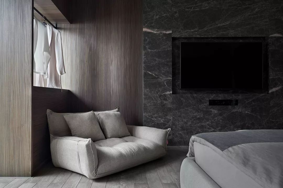 高级灰的护墙板来啦,有个性!