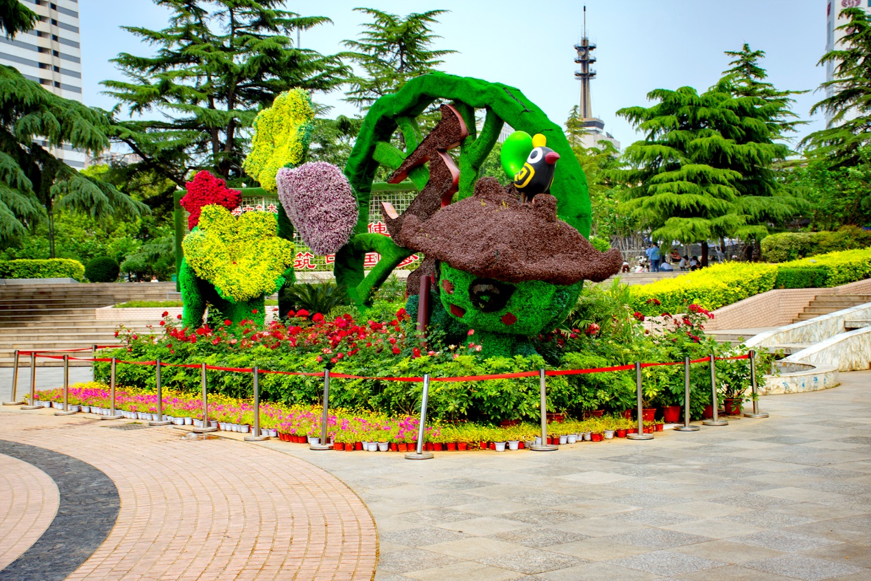 发现郑州美景丨紫荆山公园并不是山,以前没有山,建造初叫东方红_地方