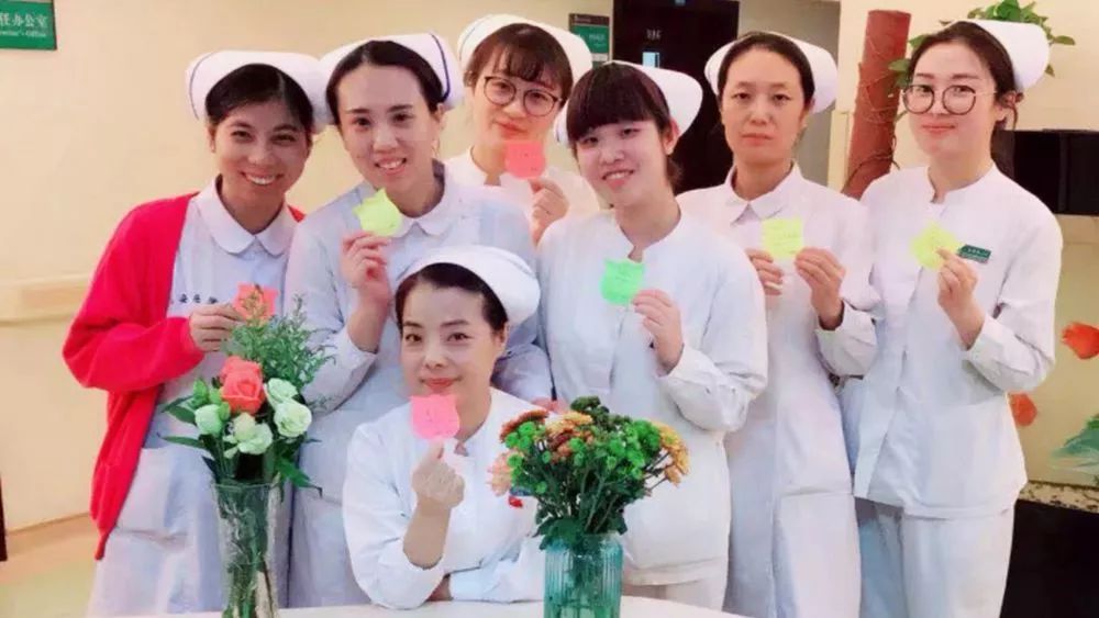 佑安512护士节节日快乐佑安护士白衣燕帽守护安康更美丽