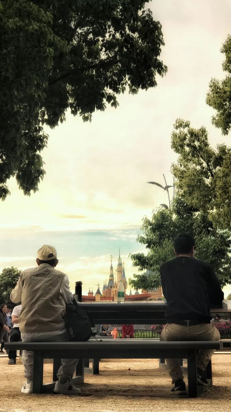 野外微距拍摄的辛苦不言而喻,需要拍摄者有极强的耐力与观察力,往往能