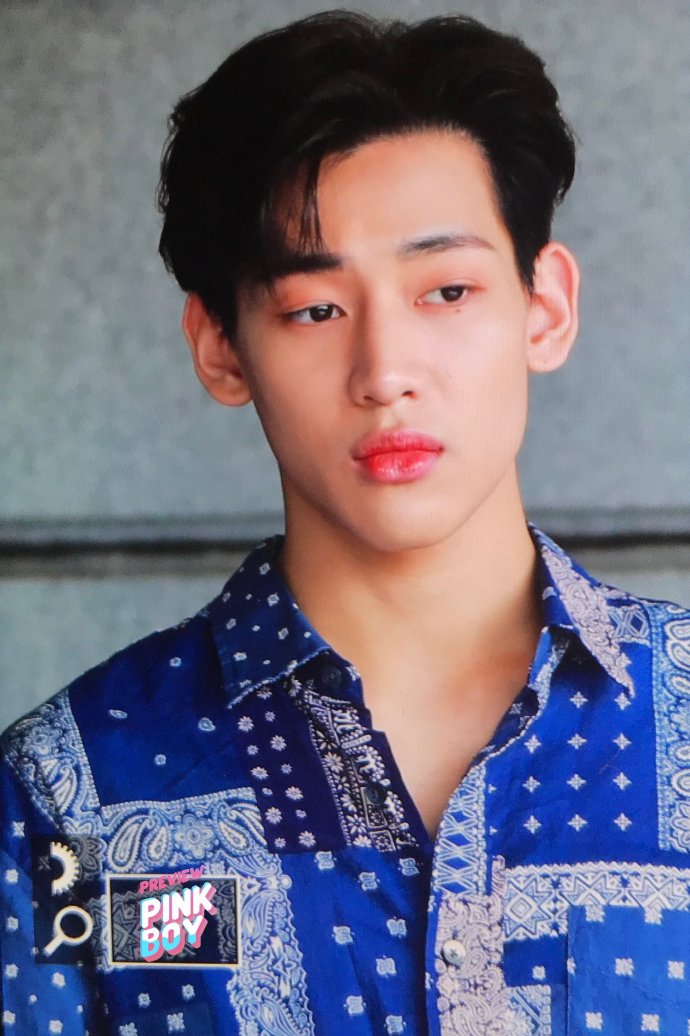 清爽帅气的夏日男友!bambam-有谦《你好》录制上班路