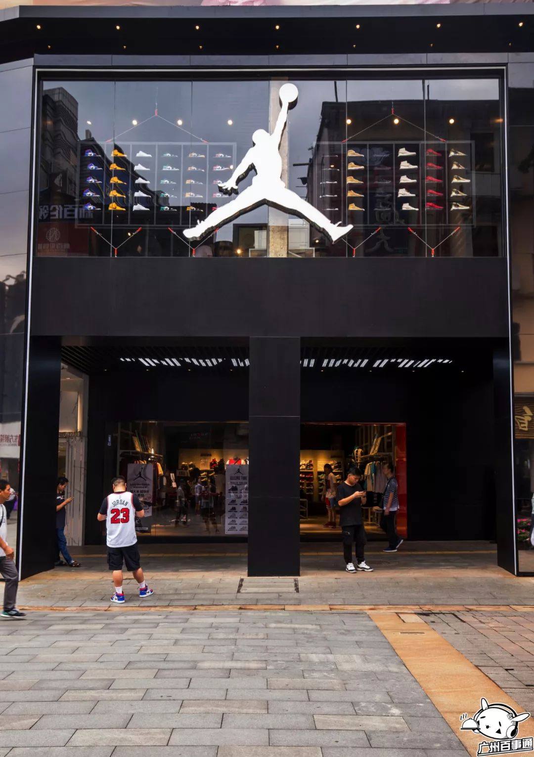 广州最大的aj旗舰店来了独栋双层还有24款限量球鞋