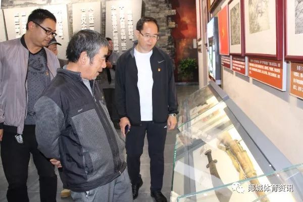 分别参观了实事求是展室,于霭辰展室,双榴书屋和郯城革命斗争史纪念馆