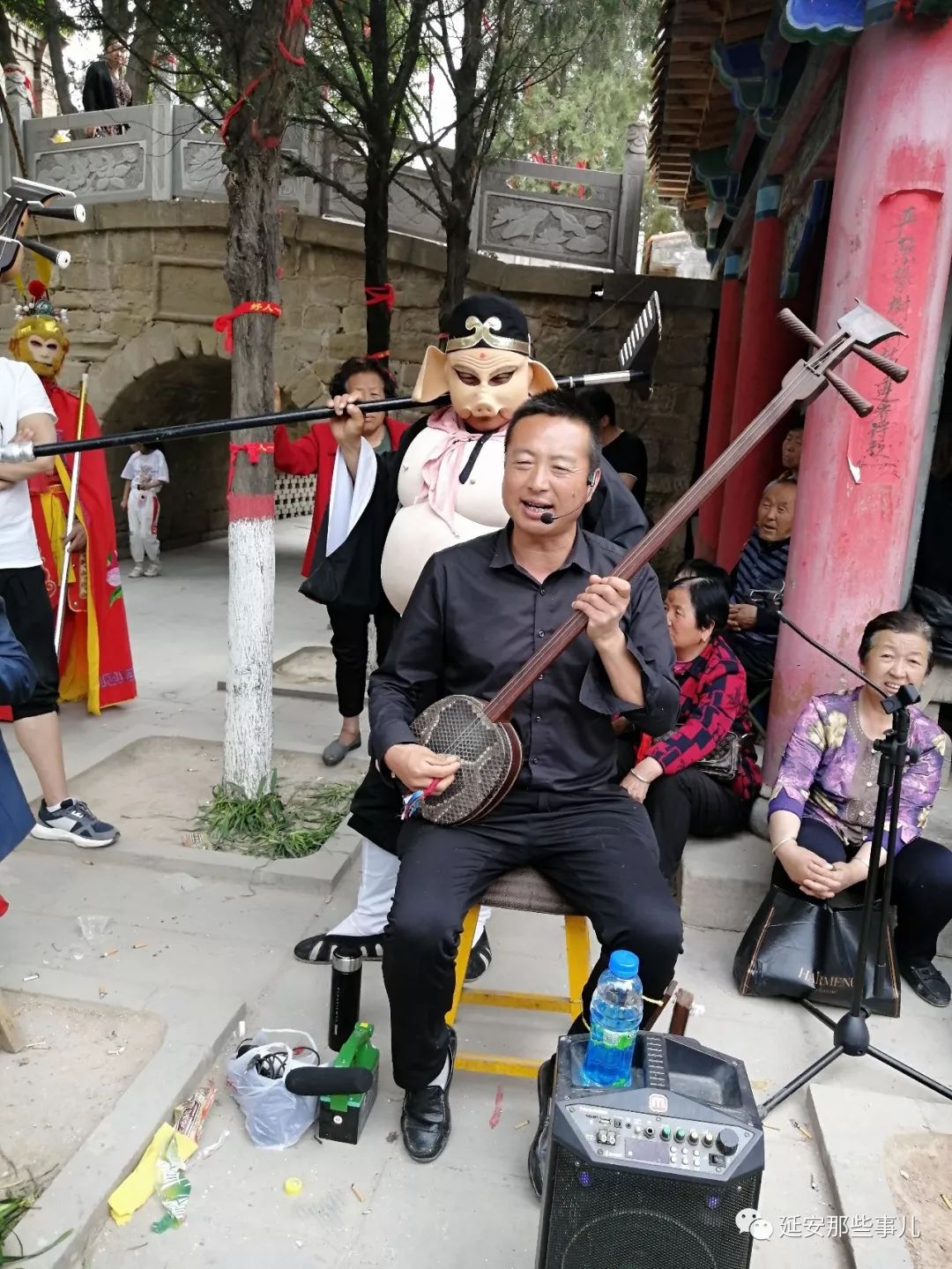 【】延安人的大聚会,四月八清凉山庙会实况现场图!