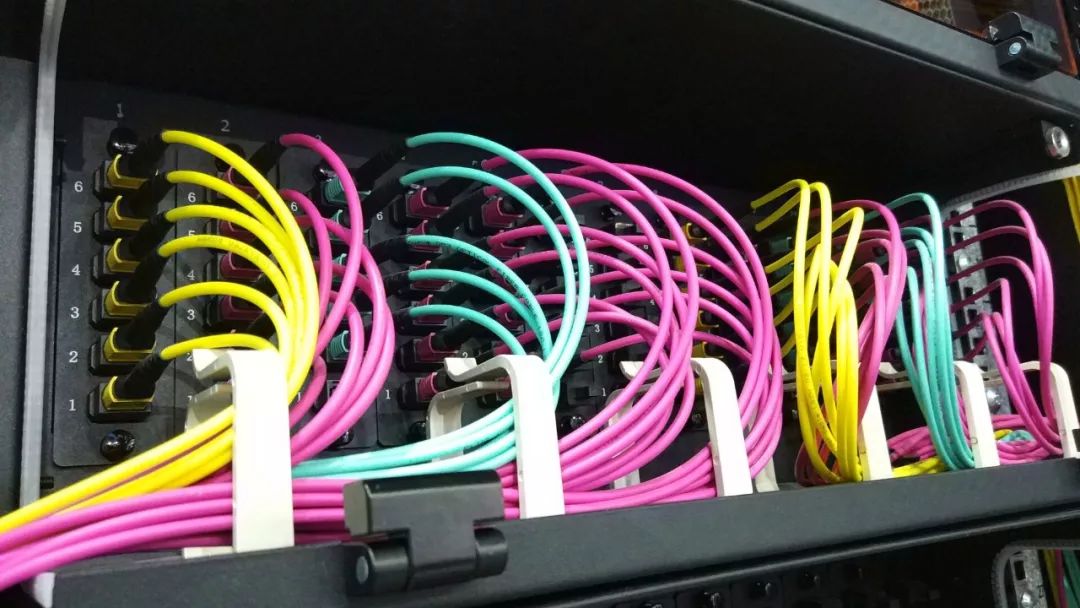 机房机柜走线工具与整理技巧及布线规范