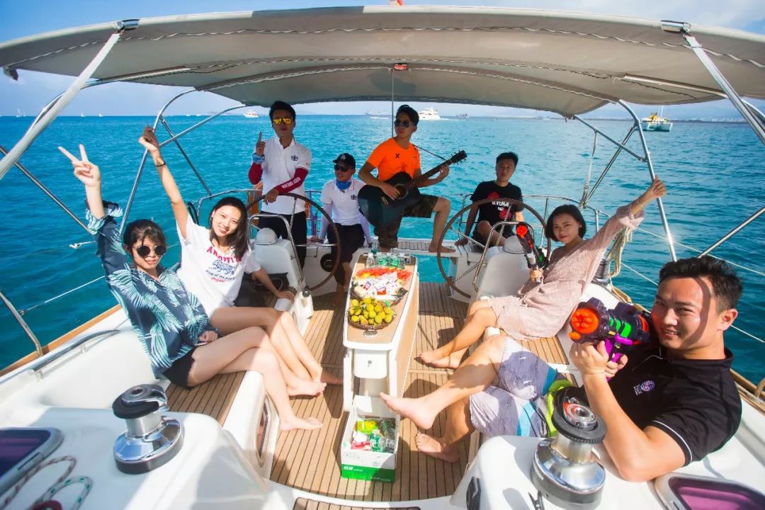 鸿洲游艇会供图