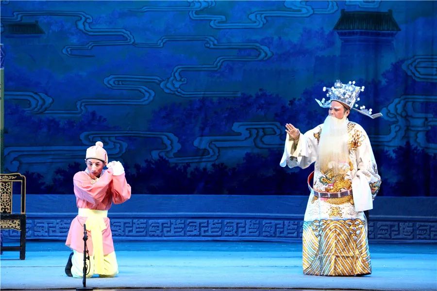 74经典潮剧《张春郎削发》在韶关剧院继续上演,韶关戏迷热烈捧场