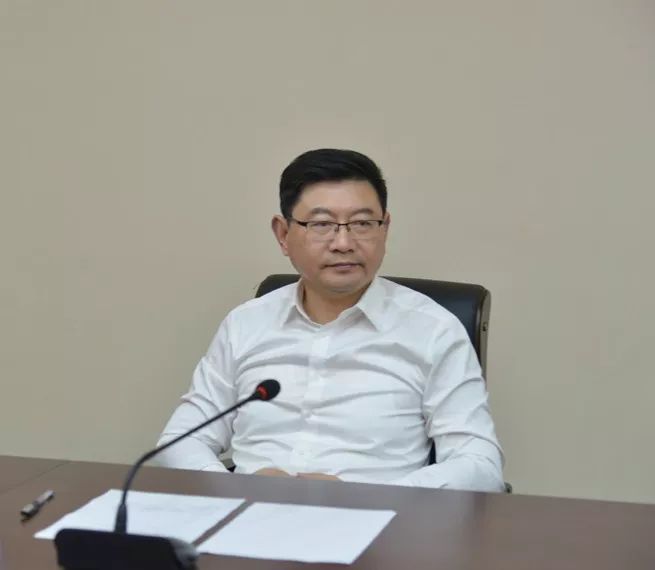 徐保月作了饱含深情的离任感言,表示衷心拥护和服从省委,市委的决定