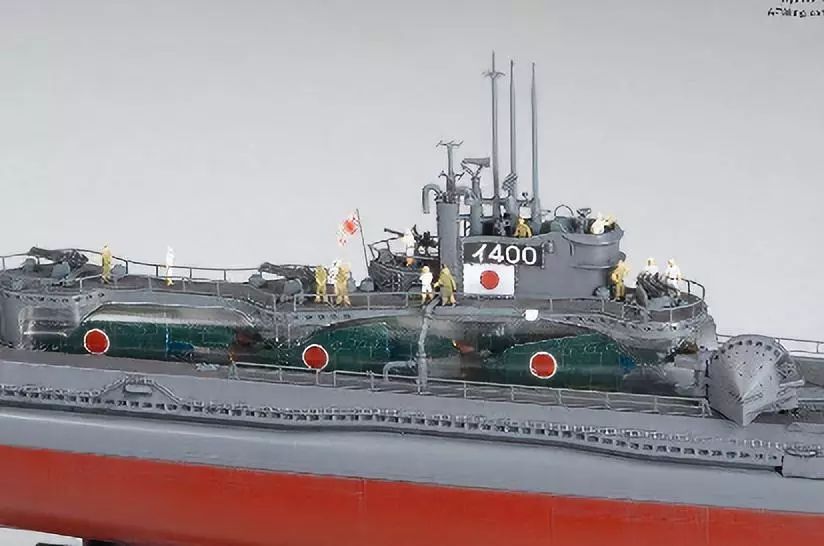 潜艇携轰炸机,直插美国心脏,搞生化偷袭!日本水下航母揭秘_攻击机