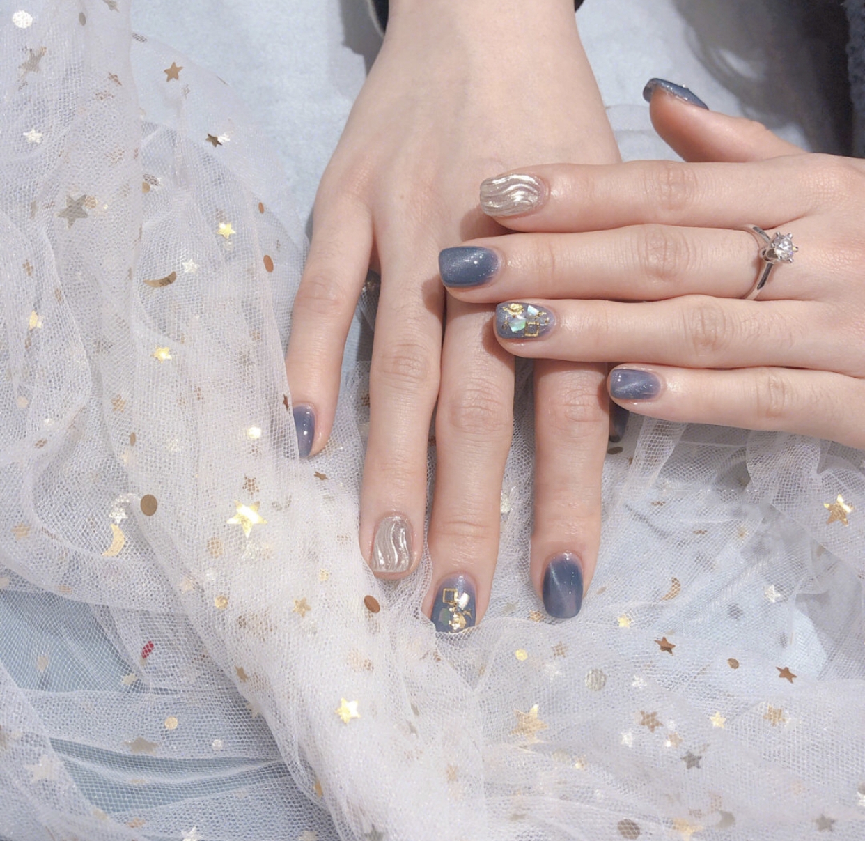 夏日换上一款蓝色治愈系美甲,确认过眼神是小仙女本仙啦!