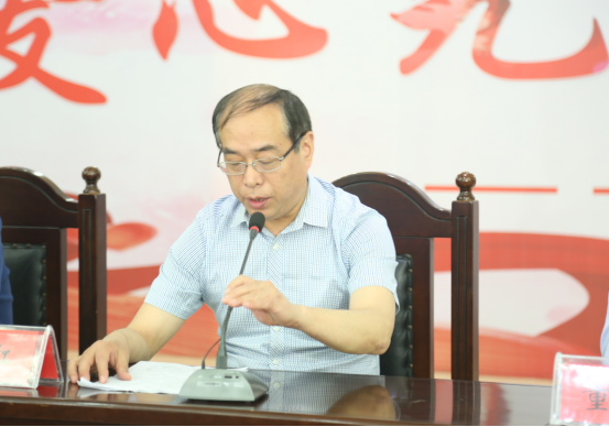 节表彰活动,出席活动的领导有县政府副县长葛金海,县卫健委主任李保平