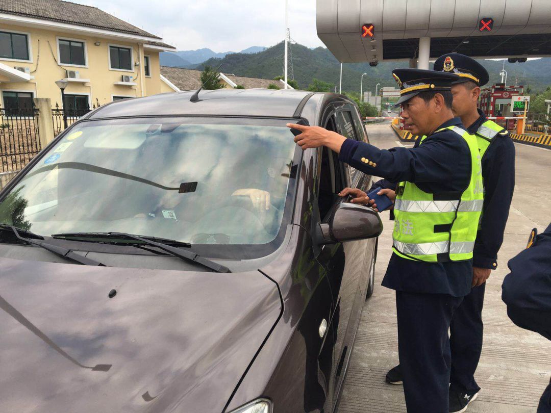 县运管局严厉打击非法营运车辆