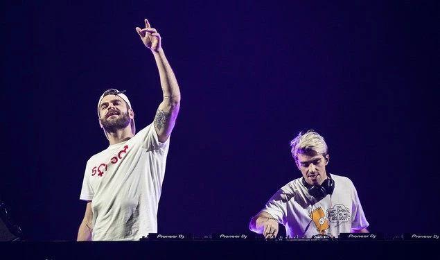 烟鬼组合包含两名成员alex pall和andrew taggart,也许大家对他们的