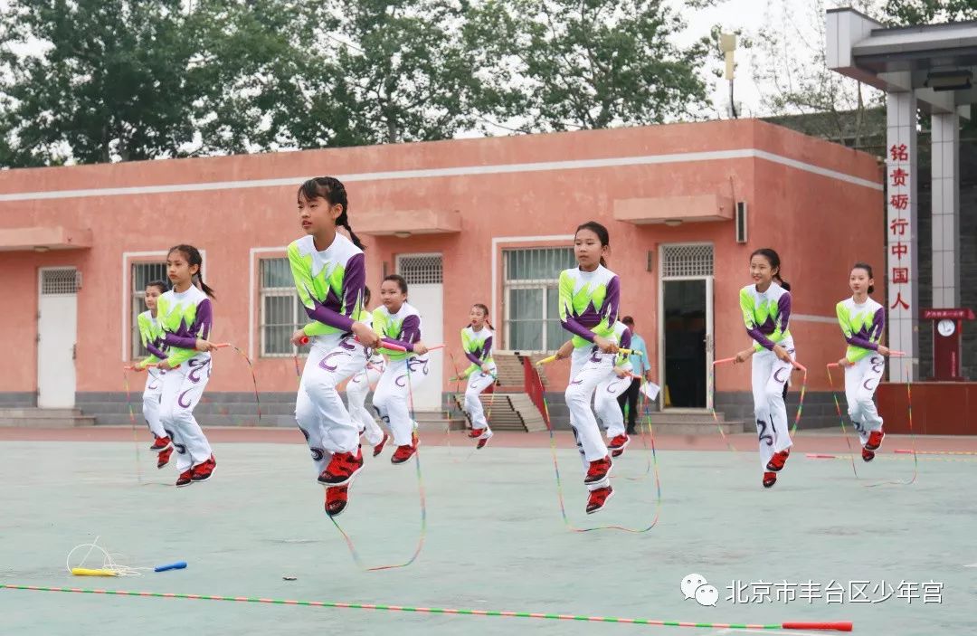 同時有多名學校校長參與了開幕式活動,並有4所學校進行了花樣跳繩的