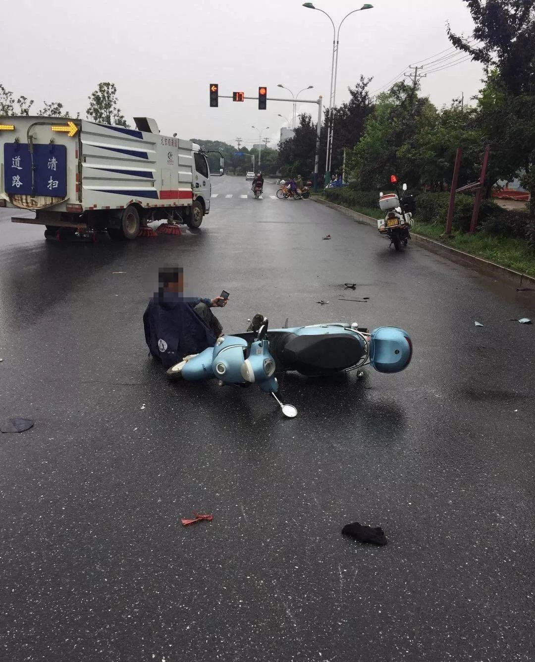 今天早上发生的车祸图片