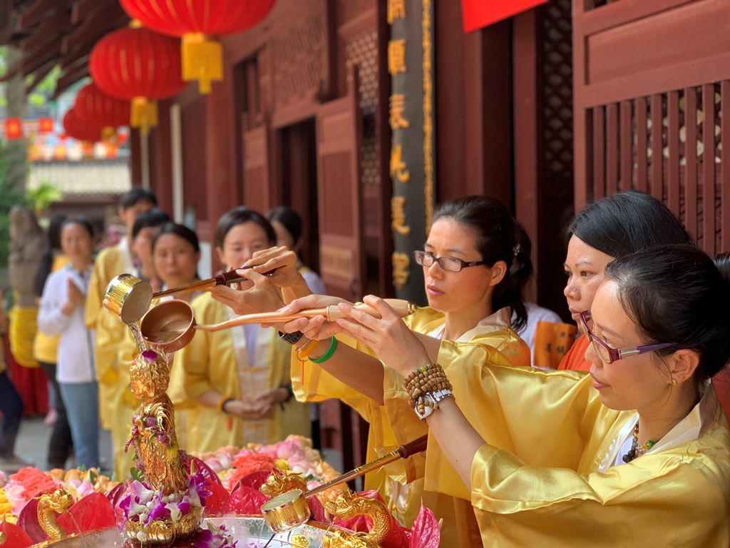 恭逢释迦牟尼佛圣诞光孝寺隆重举行浴佛大法会视频