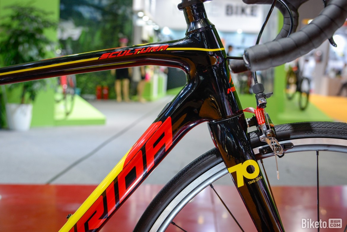 建国献礼 美利达特别版斯特拉70th