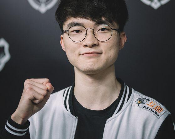 原创msi小组赛第三日:ig六连胜未尝败绩,faker快被khan"打哭了"!