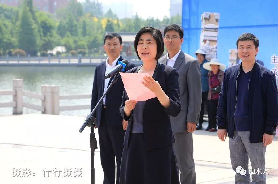 图文快报泗水人真有才今天的泗水圣源湖文化广场非常热闹