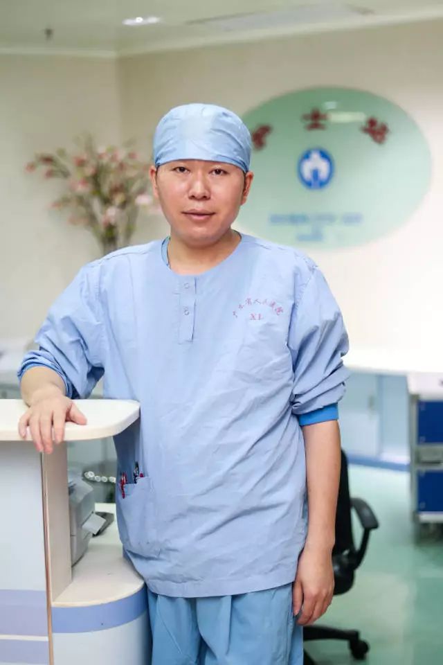 舔屏男丁格尔男护士工作起来到底有多迷人