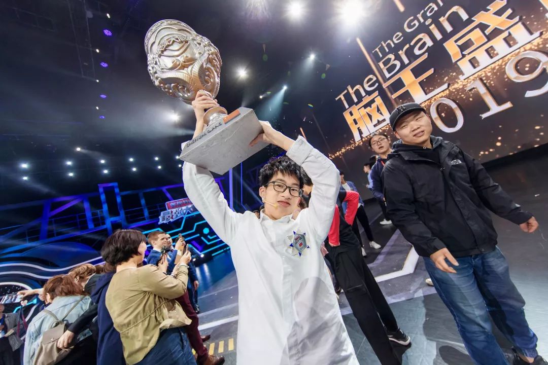 硬核潮汕全职妈妈培养出最强大脑冠军