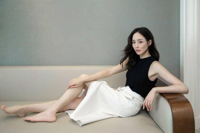 张钧甯健身照迷倒彭于晏!凸凹好身材