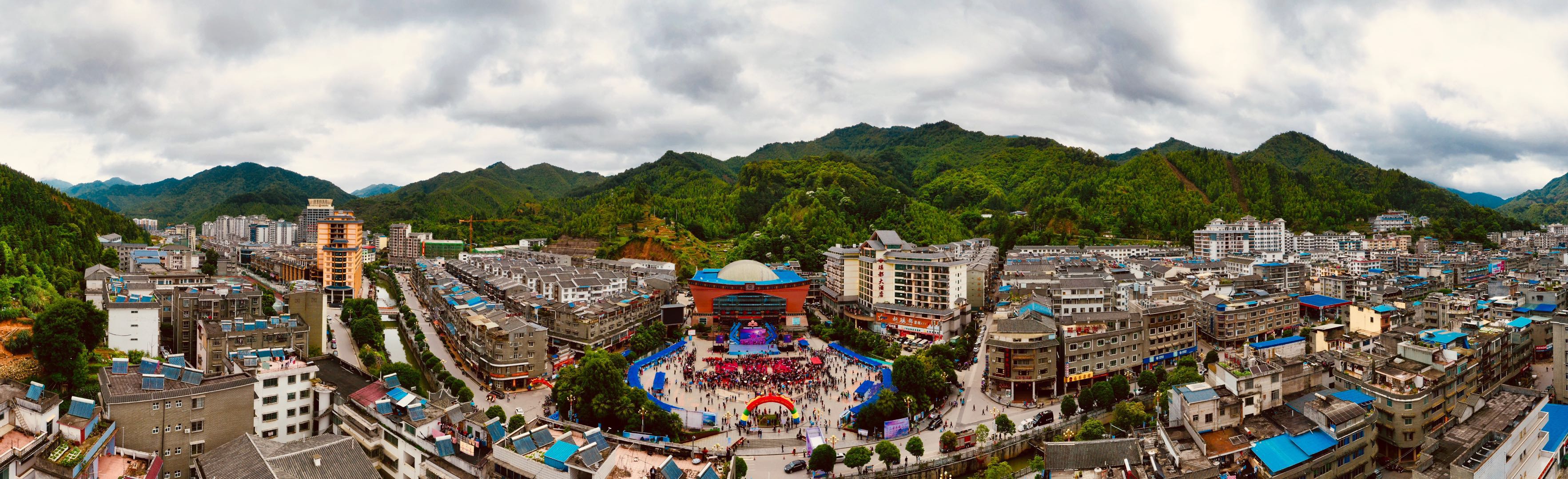 广西金秀举办2019杜鹃花旅游文化节,推动乡村旅游发展新名片