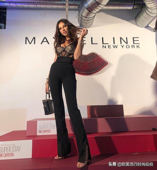 英国知名超级模特rubymae参加卓丹邓与美宝莲合作新品发布会