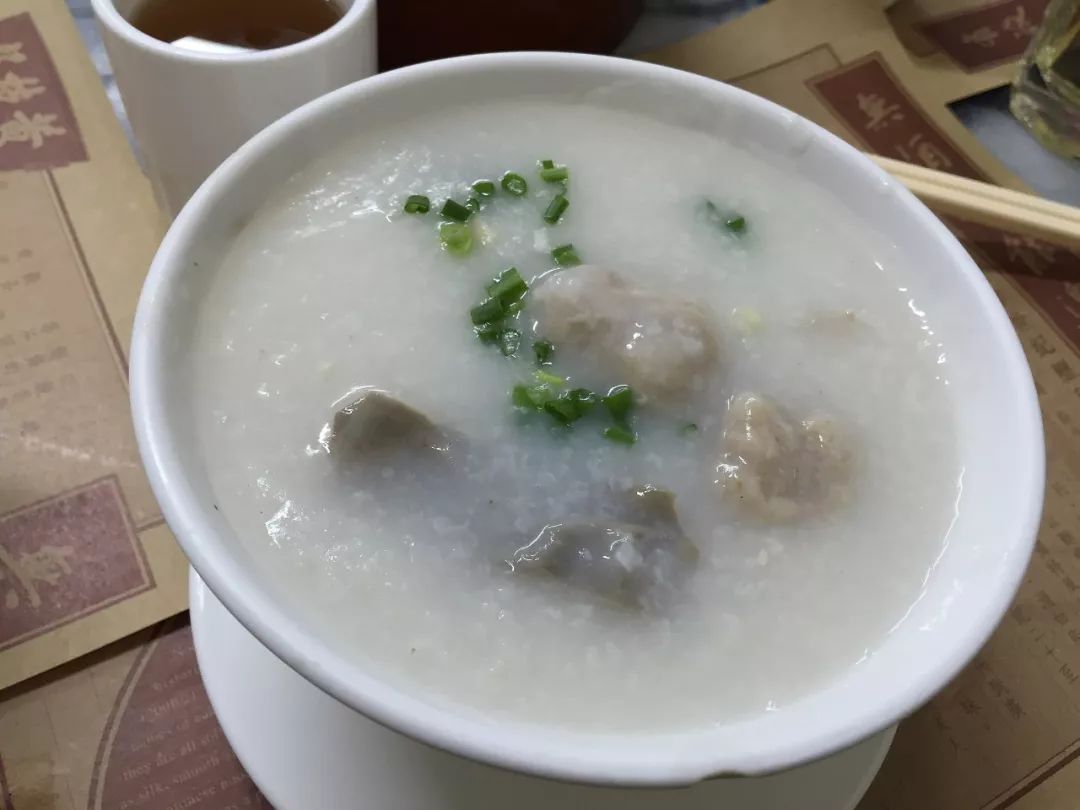 广东人的智慧都用在喝粥上了